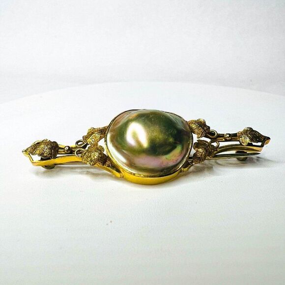 10k Yellow Gold Antique Mabe Pearl Brooch Blister Pearl and Leaves Foliage 6.3g - Picture 9 of 12